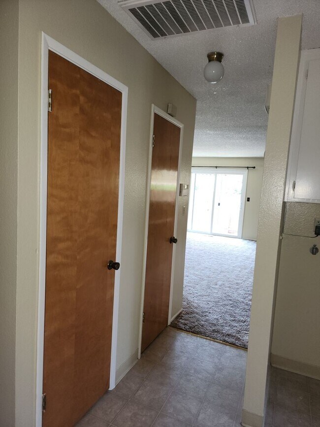 Building Photo - K1329-1331RA