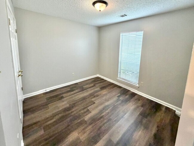 Building Photo - OakHurstDr6562