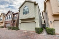 Building Photo - 2905 Clinton Dr