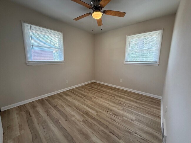 Building Photo - 828 Willow Pl
