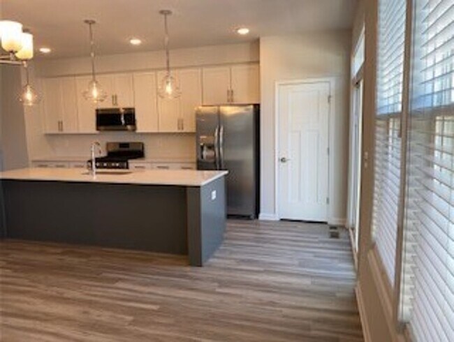 Building Photo - Townhome in Avinity Estates