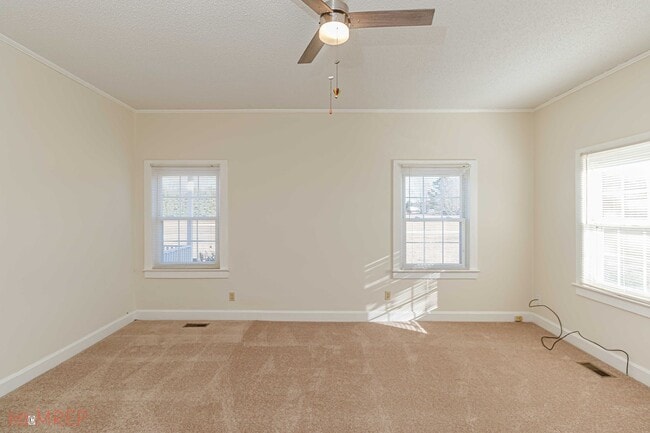 Building Photo - RENOVATED FARMHOUSE in Mt. Olive!