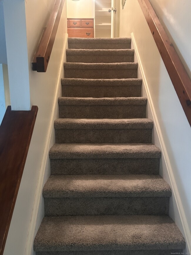 Building Photo - 1367 Hanover Ave