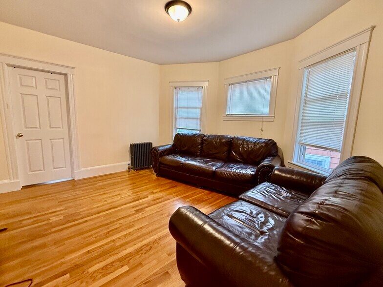 Building Photo - 50 Conwell Ave