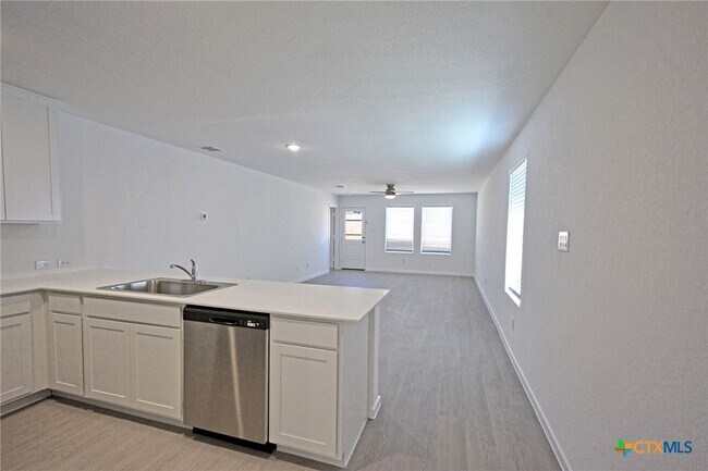 Building Photo - 1542 Tiptop Mdw
