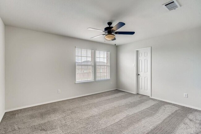 Building Photo - Charming 4-Bedroom Home in Devonshire with Spacious Living Areas and Gorgeous Backyard Oasis.