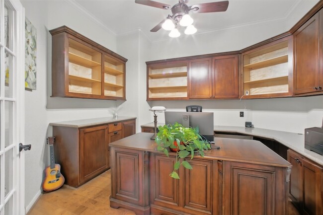 Building Photo - 22 Watermint Pl