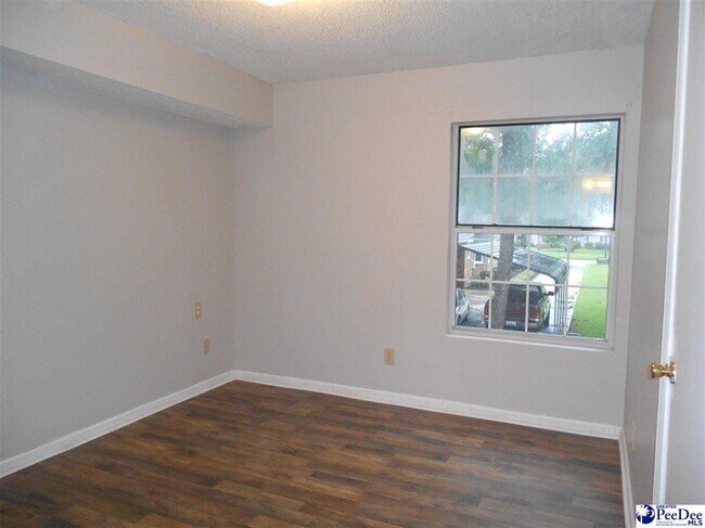 Building Photo - 711 Coventry Ln