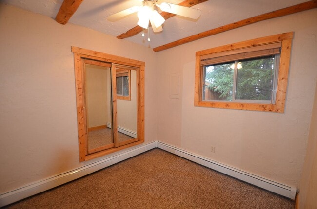 Building Photo - 471 High Point Dr
