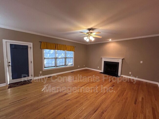 Building Photo - 4540 Pebble Lake Dr