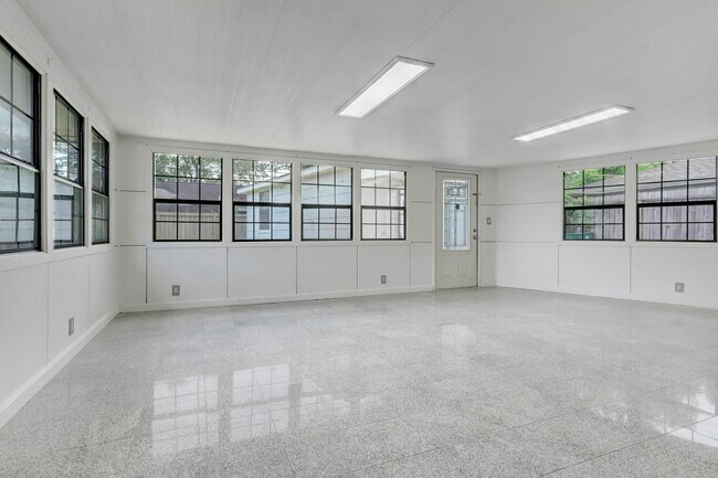 Building Photo - 5419 Dumfries Dr