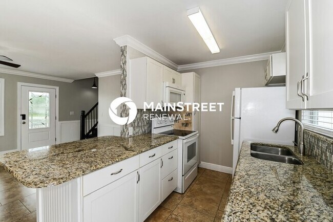 Building Photo - 3 Bedroom Pet-Friendly Home in CAPE CORAL, FL with Main Street Renewal