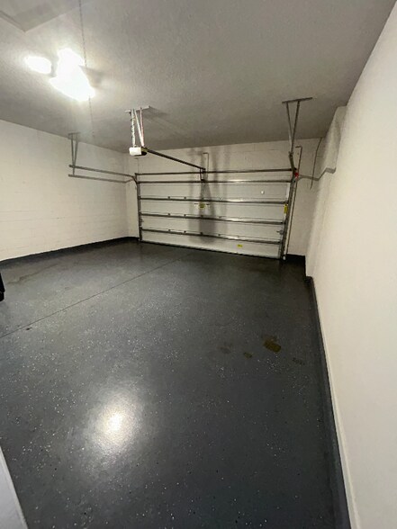 Building Photo - 228 Hillcrest Dr