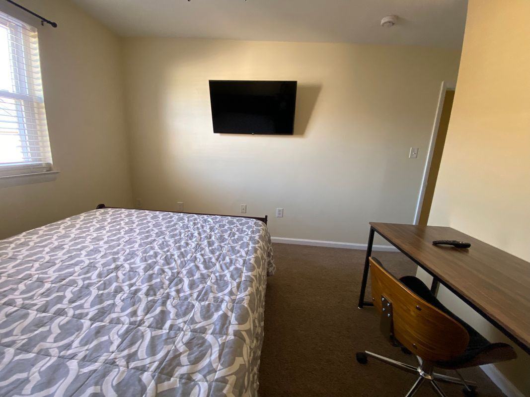 Building Photo - 7416 Rhondda Dr