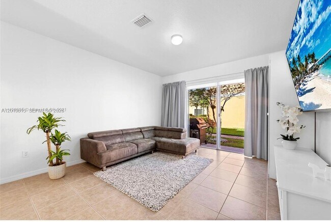 Building Photo - 1820 SW 89th Terrace