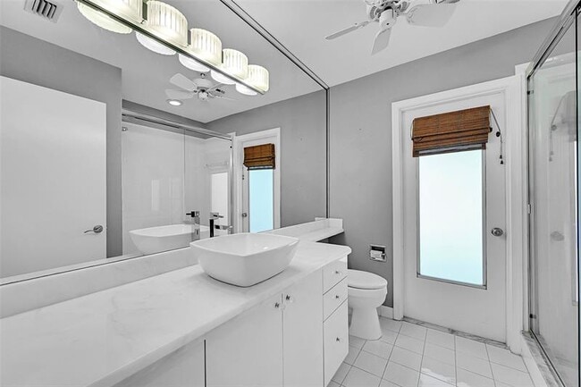 Building Photo - 681 Marine Dr