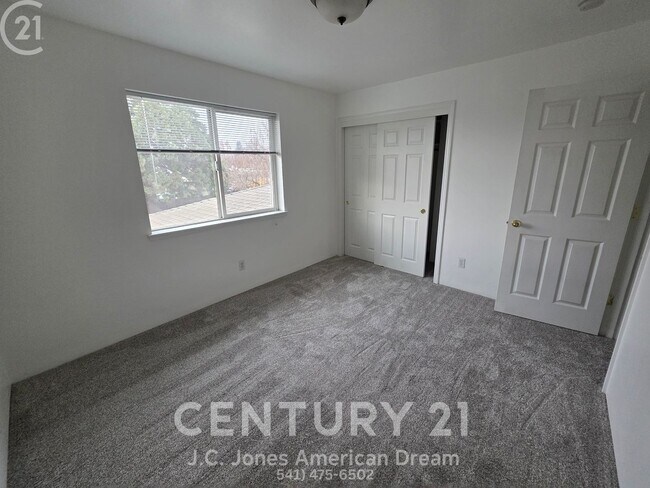 Building Photo - CS2508.5