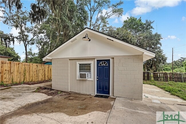 Building Photo - 3032 Grenoble St