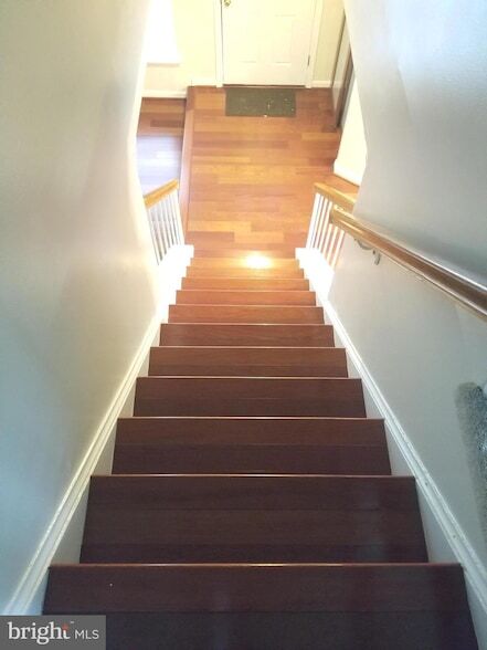 Building Photo - 9323 Player Dr