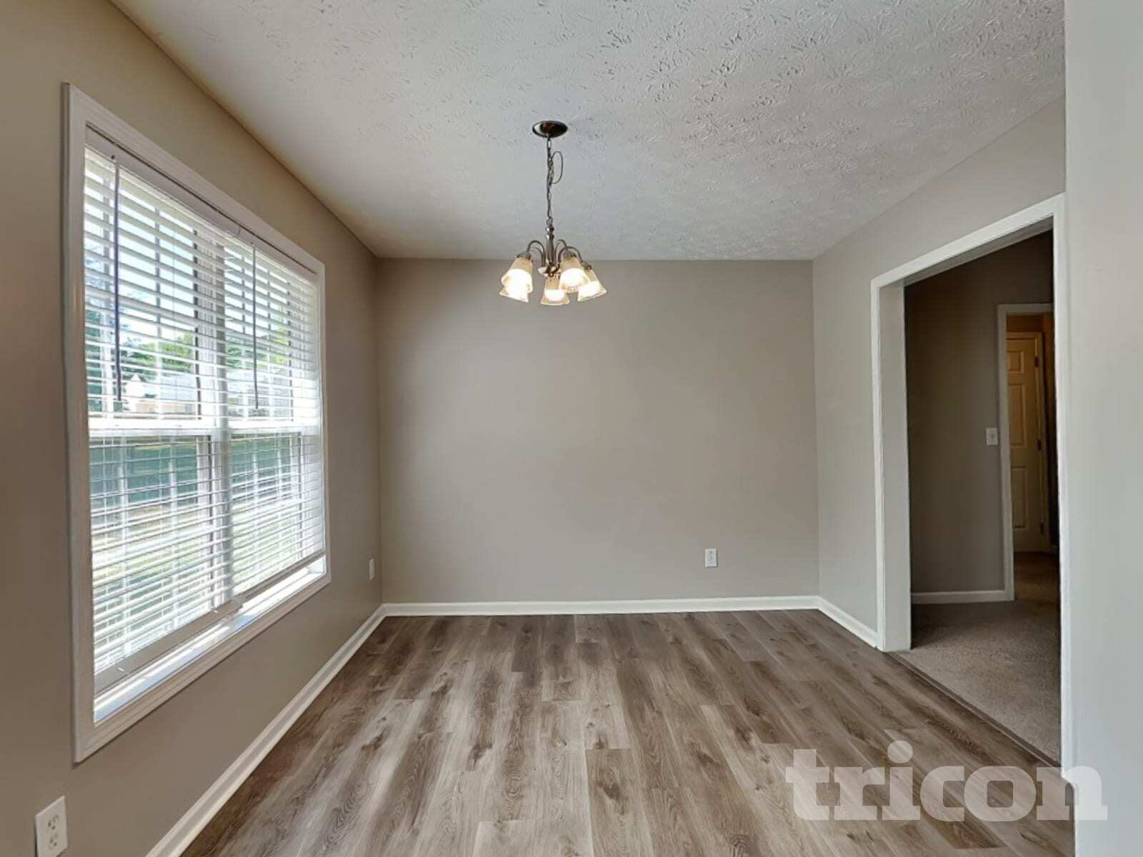 Building Photo - 410 Red Oak Ct