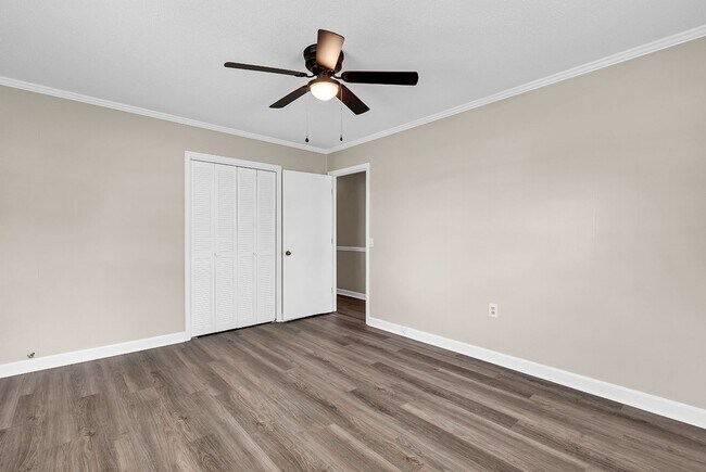 Building Photo - 1354 Rogers Rd
