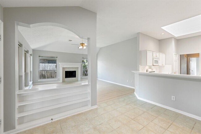Building Photo - 2618 Parkbriar Ln