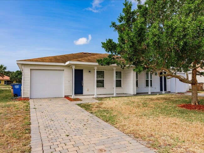 Building Photo - Your Season to Settle In – 3BR/2BA Duplex ...