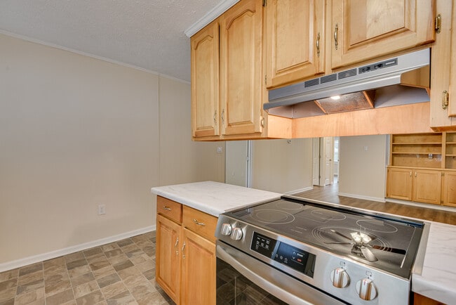 Building Photo - 103 Smallridge St