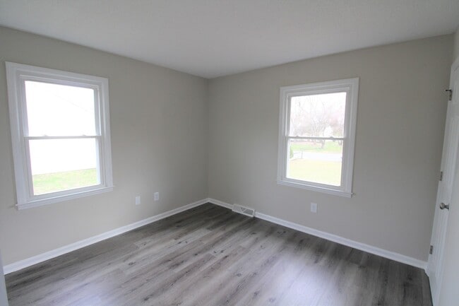 Building Photo - Remodeled Ranch Home in Steele Creek!