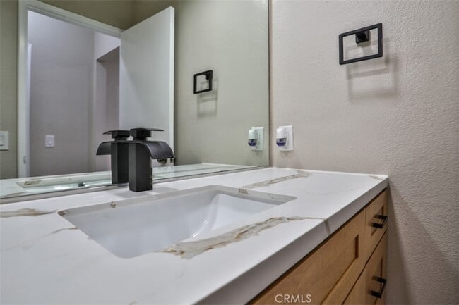 Building Photo - 176 Cll Renata