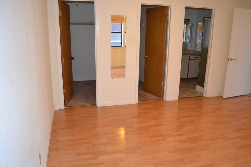 Building Photo - 739 Taft Ave