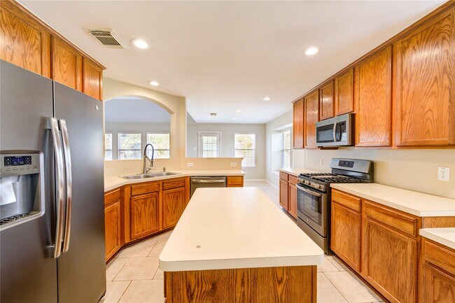 Building Photo - 9822 Memorial Crossing Dr