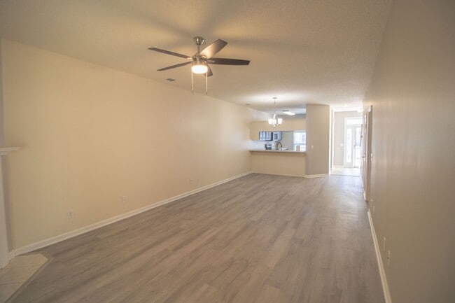 Building Photo - Henderson Townhomes