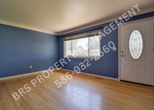 Building Photo - Charming 3 Bedroom 1.5 Bathroom Ranch.