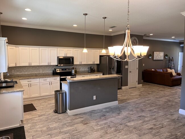 Building Photo - 8283 Calle Mio