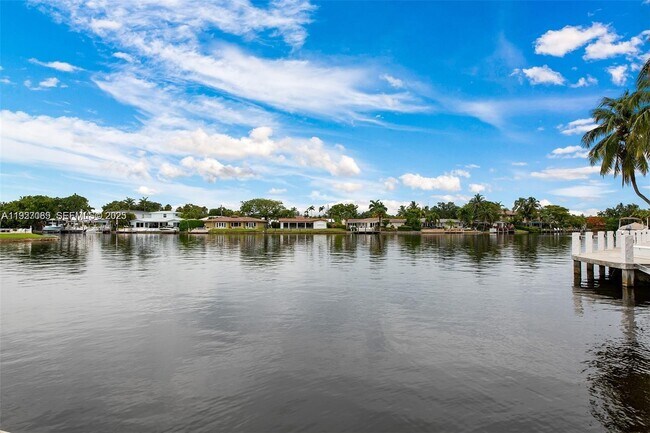 Building Photo - 1881 Middle River Dr