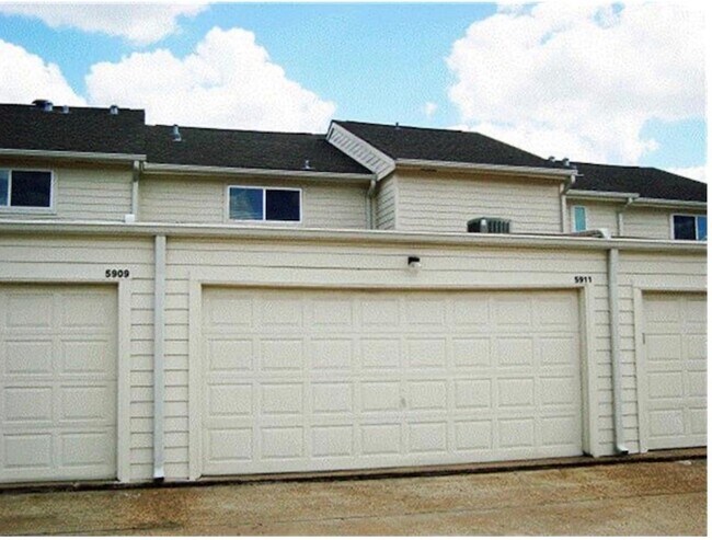 Building Photo - 5911 Woodway Place Ct