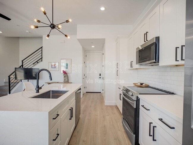 Building Photo - 775 W Coolidge St