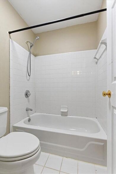 Building Photo - 3986 Fox Glen Dr