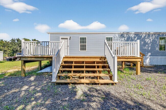 Building Photo - Brand-New Home on Canal to Lake Griffin – ...