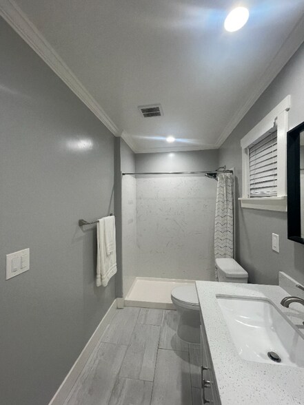 Building Photo - 3318 Truckee Way