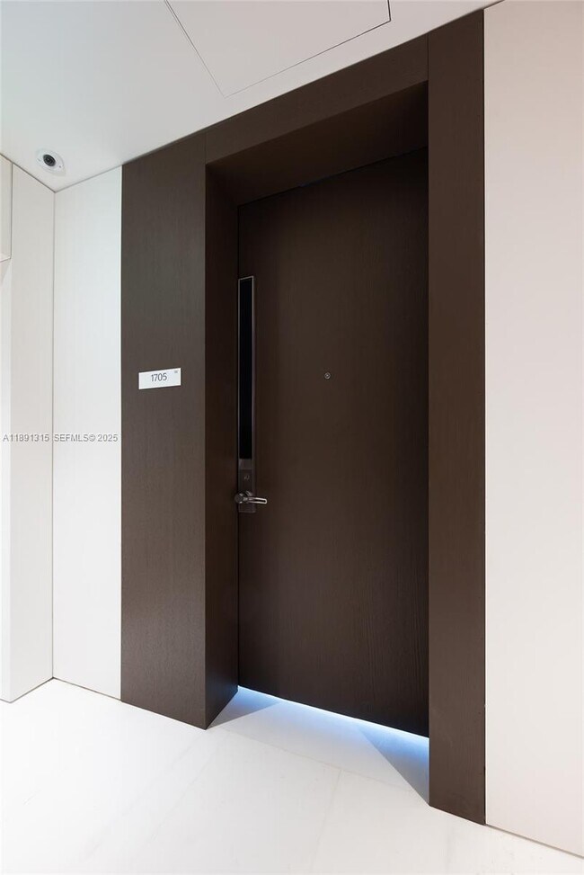 Building Photo - 300 Biscayne Blvd Way