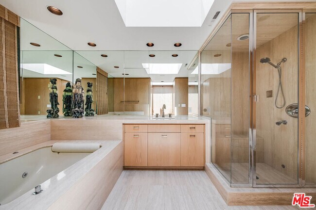 Building Photo - 9656 Lawlen Way