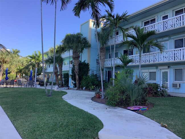 Building Photo - 455 Golden Isles Dr