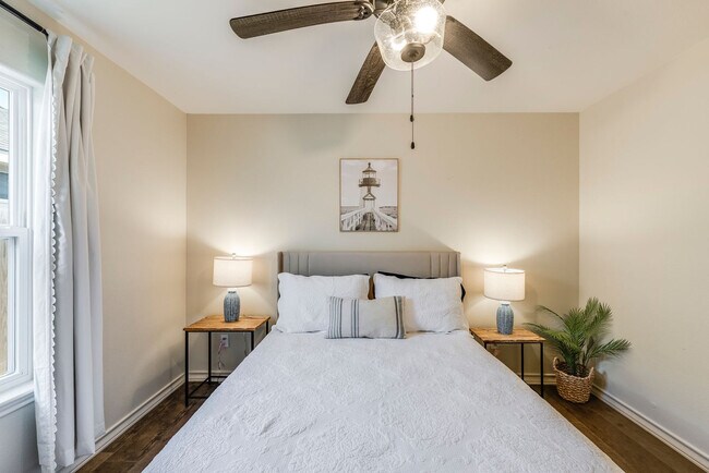 Building Photo - 3230 Creek Side Dr