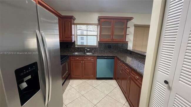 Building Photo - 6952 SW 148 Ln