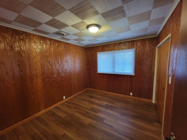 Building Photo - 477 Civitan St