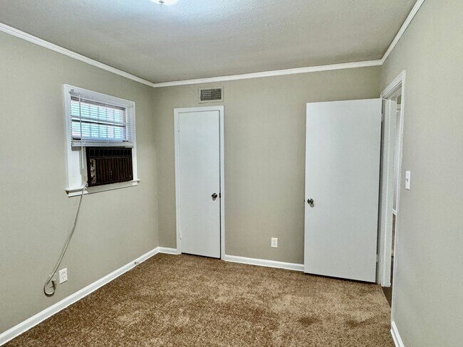 Building Photo - Dreamy 3-Bedroom
