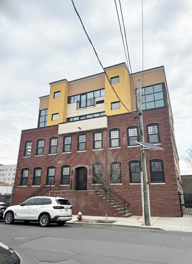 Building Photo - 190 Culver Ave