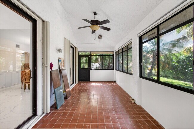 Building Photo - 7865 La Mirada Dr